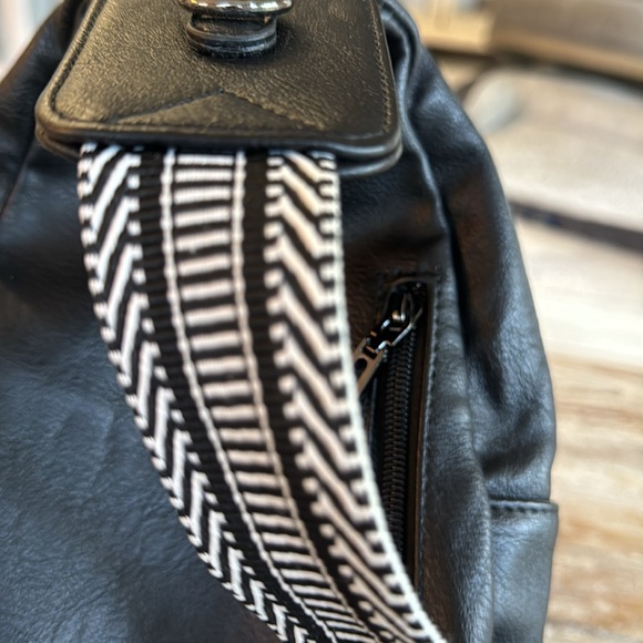 Pouch - Picture 6 of 9